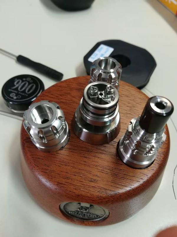 Aromi Vaping Gentleman e atom bf 900 [SigarettaElettronicaForum.com]