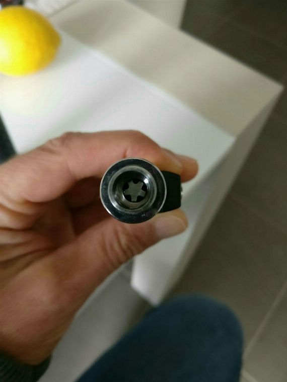 Tiro Di Guancia Quale Sigaretta????????????? Datemi Una Mano Voi Esperti [SigarettaElettronicaForum.com]