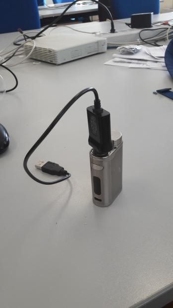 Ricaricare La Batteria Di Un Istick  T5 Con Caricabatterie Ego. [SigarettaElettronicaForum.com]