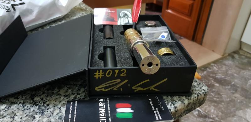 "Comprati Un Tubo!" : Ordino' La Scimmia.. [SigarettaElettronicaForum.com]