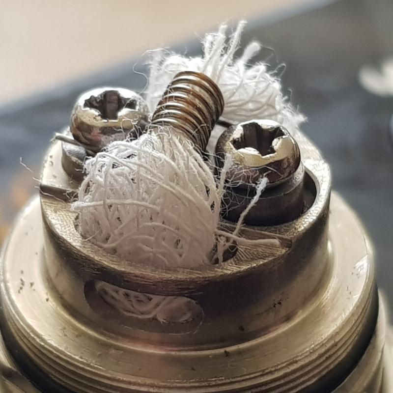 I Test Di SEF: Svapiamo Con La Garza Idrofila [SigarettaElettronicaForum.com]