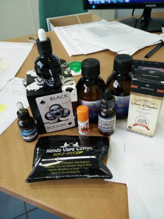 Primo pacco arrivato... La. Scimmia avanza. [SigarettaElettronicaForum.com]