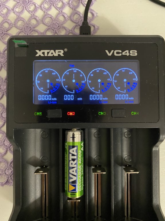 Caricabatterie Xtar VC4S [SigarettaElettronicaForum.com]