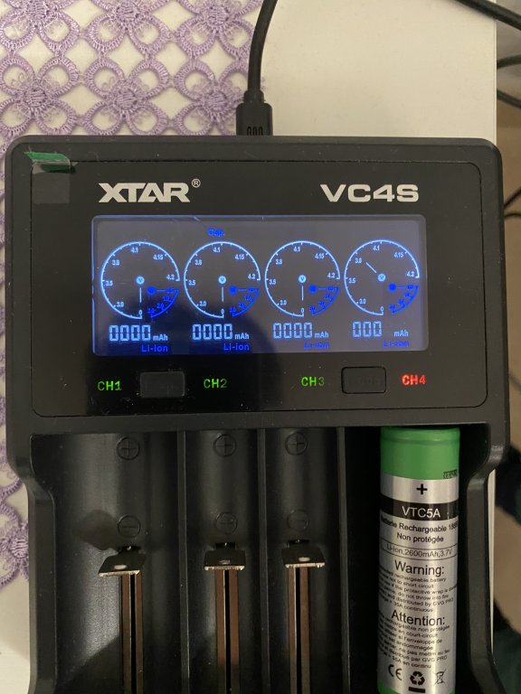 Caricabatterie Xtar VC4S [SigarettaElettronicaForum.com]