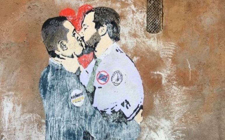 Bacio-tra-Salvini-e-Di-Maio-in-stile-Bansky-770x480.jpg