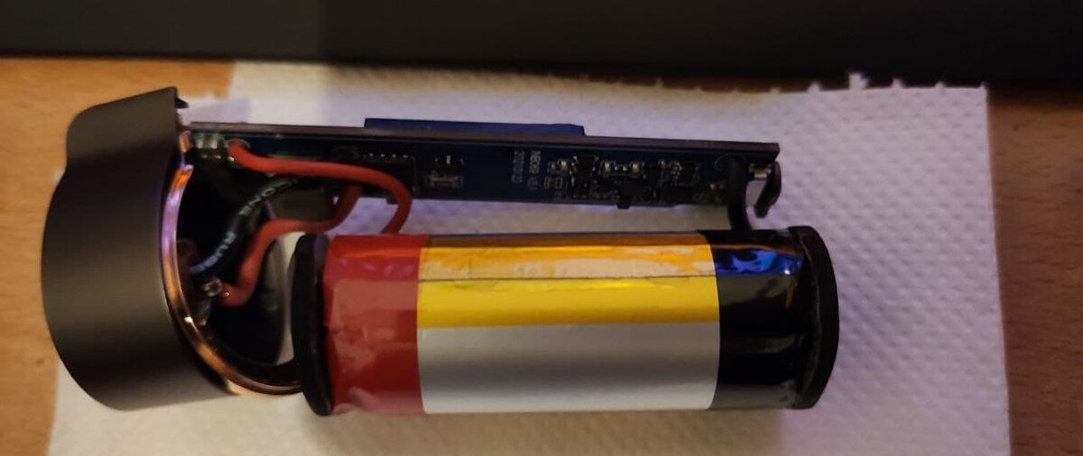 Cambiare Batteria Integrata A Innokin Coolfire Z50 [SigarettaElettronicaForum.com]