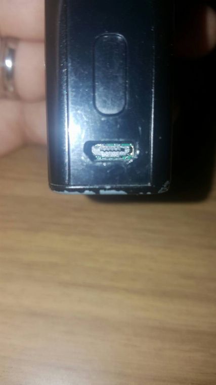 Pin caricatore rotto? AIUTOOOOO [SigarettaElettronicaForum.com]