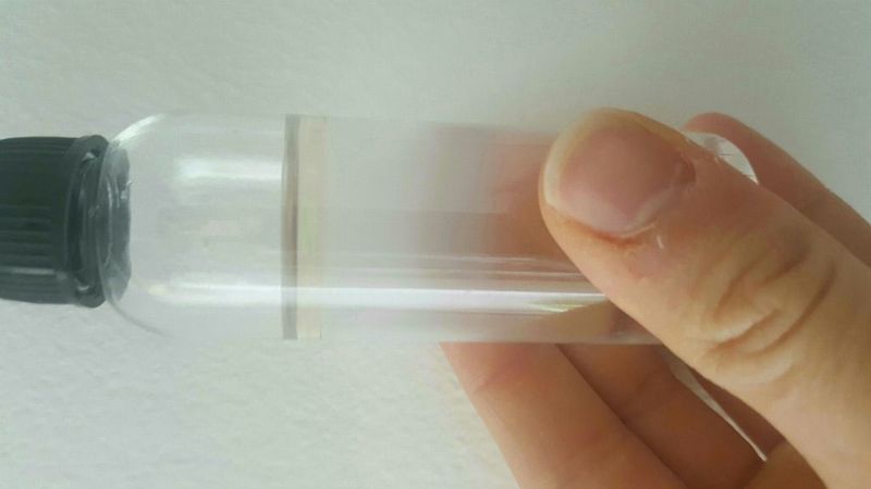 Dea Mint al 15% in base 80vg 20h20 si separa dalla soluzione [SigarettaElettronicaForum.com]