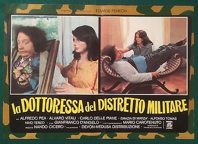 Fotobusta-La-Dottoressa-Del-Distretto-Militare-Edwige-Fenech.jpg