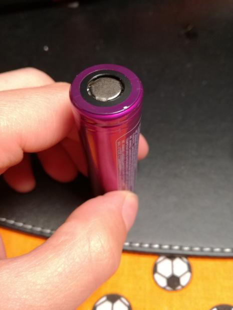 Batteria Con Piccola Sbucciatura Della Pellicola [SigarettaElettronicaForum.com]