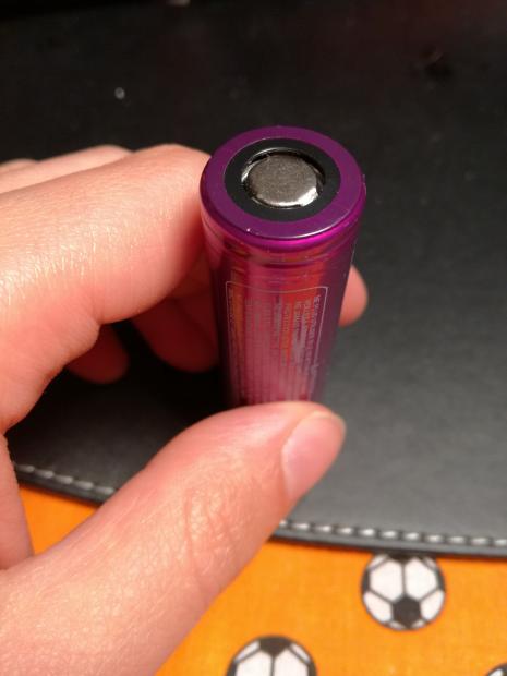 Batteria Con Piccola Sbucciatura Della Pellicola [SigarettaElettronicaForum.com]