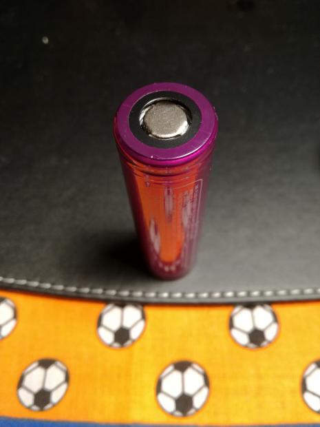 Batteria Con Piccola Sbucciatura Della Pellicola [SigarettaElettronicaForum.com]