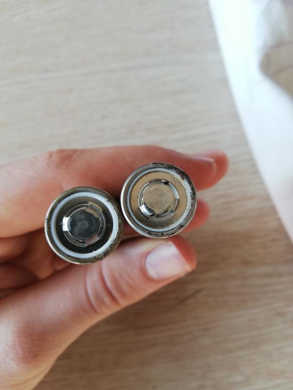 Batterie VTC5 Macchie Nere E Ammaccatura, Che Fare? [SigarettaElettronicaForum.com]