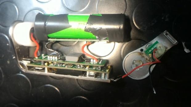 Cambiare batteria su box a batteria integrata. [SigarettaElettronicaForum.com]