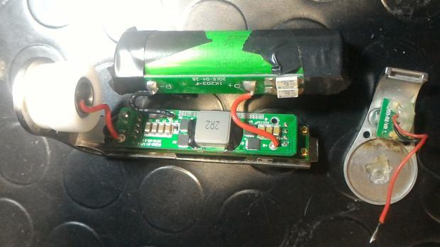 Cambiare batteria su box a batteria integrata. [SigarettaElettronicaForum.com]