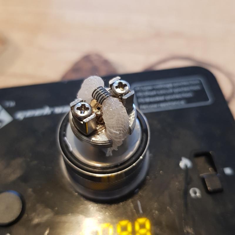 I Test Di SEF: Svapiamo Con La Garza Idrofila [SigarettaElettronicaForum.com]