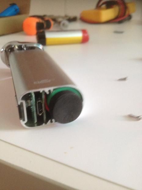 Sostituzione batteria interna istick 30w [SigarettaElettronicaForum.com]