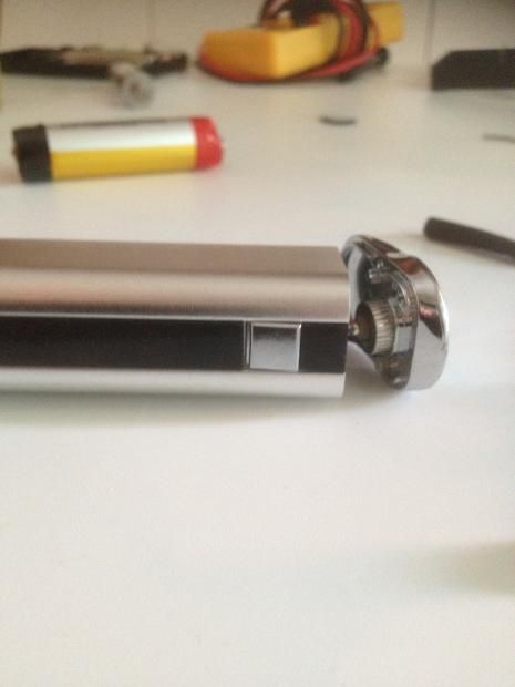 Sostituzione batteria interna istick 30w [SigarettaElettronicaForum.com]