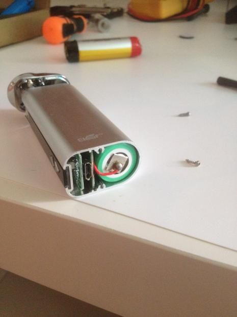 Sostituzione batteria interna istick 30w [SigarettaElettronicaForum.com]