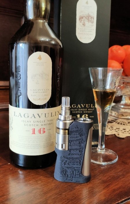 V7-Lagavulin-Katana.jpg